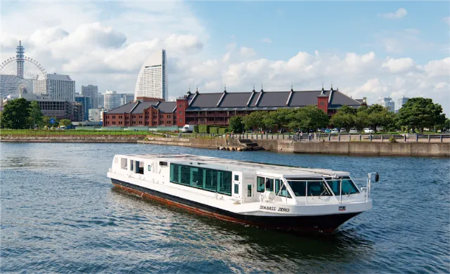 水上バスで観光地めぐり。人気の「横浜シーバス」を横浜観光スポットとしてご紹介します。